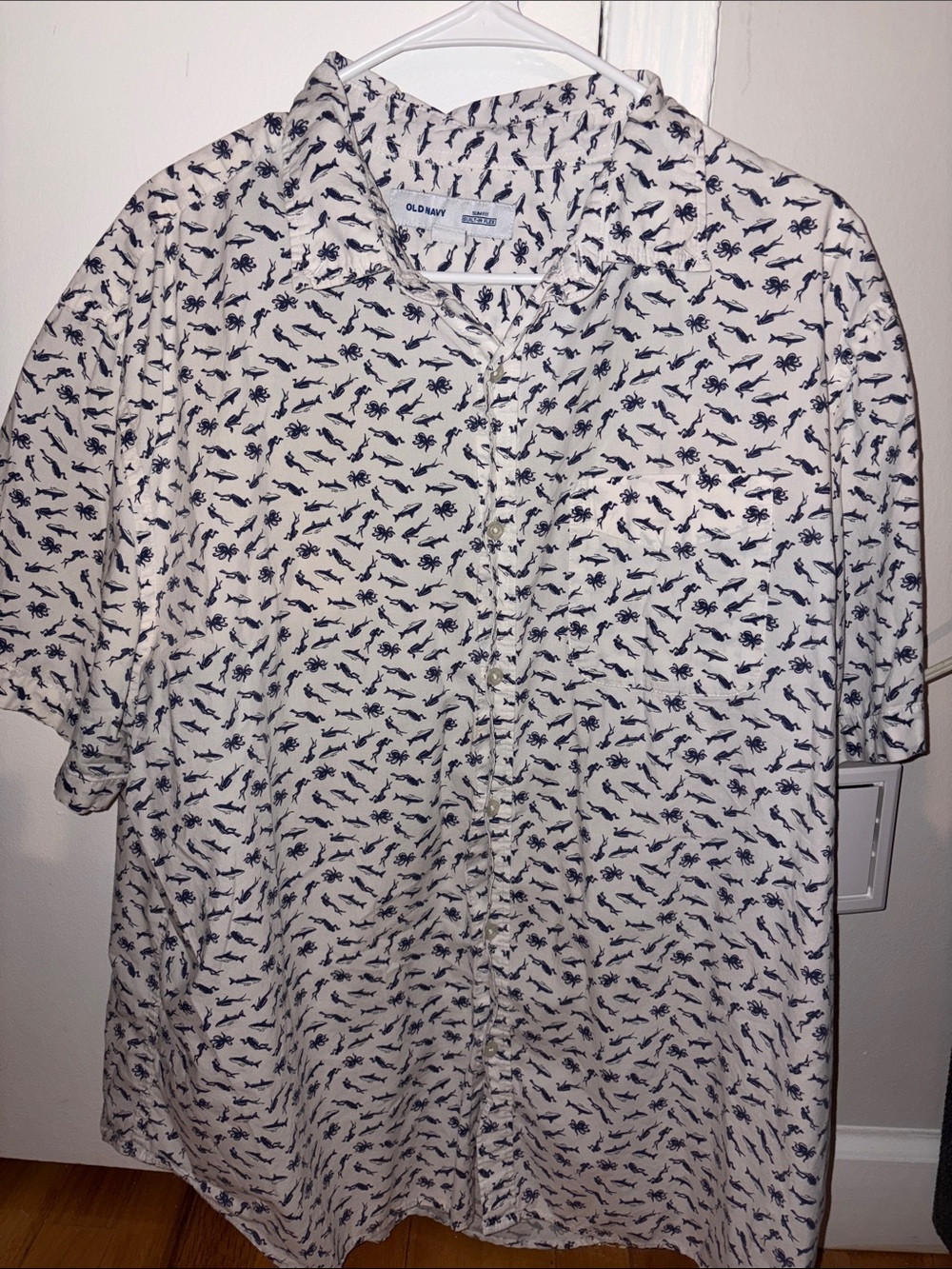 Old Navy Men’s White Short-Sleeve Button-Down Shirt